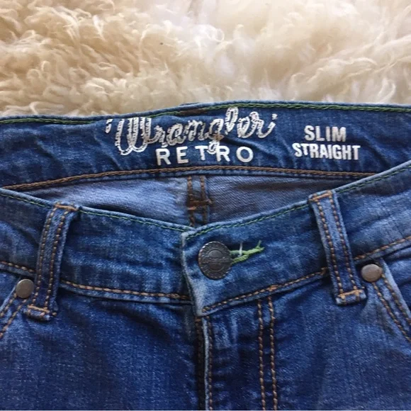 Men’s Wrangler Slim Straight Retro Jeans - Picture 2 of 4
